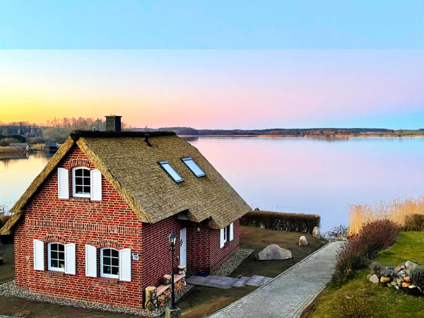 Traumhafte Lage direkt am See
