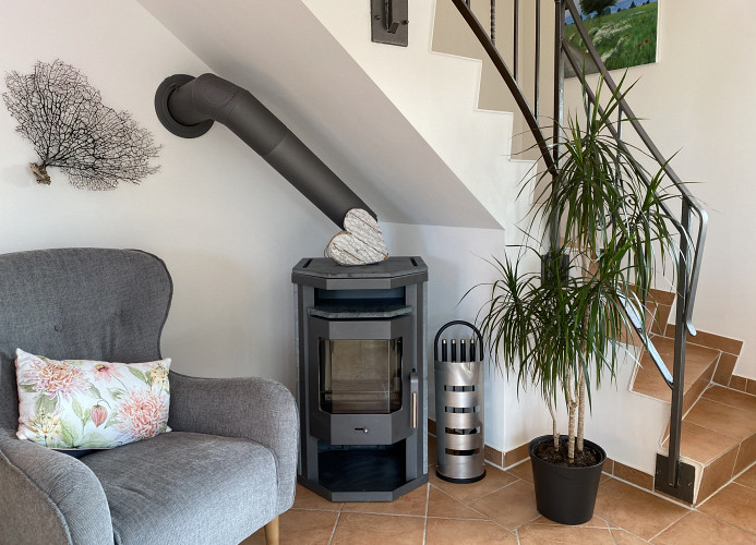 Wohnzimmer mit Kaminofen